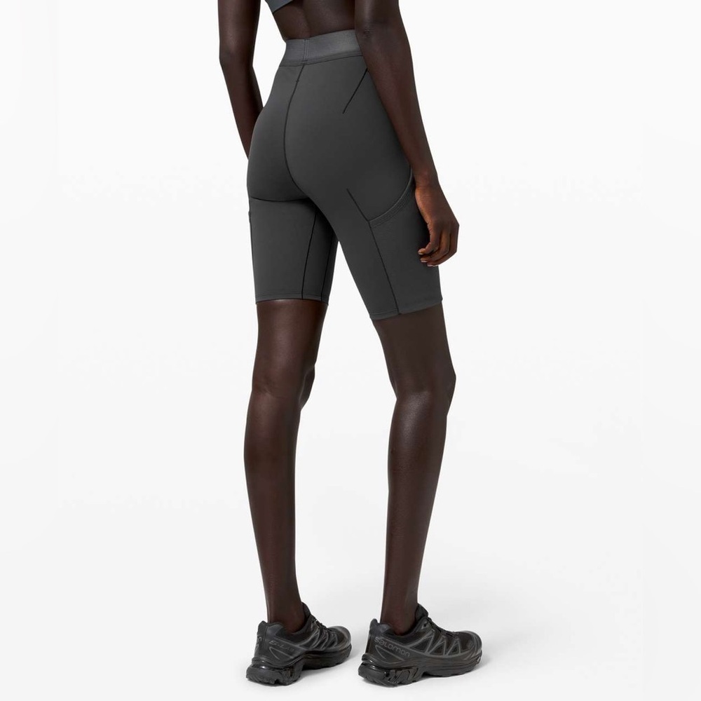 Lululemon Esker Short lululemon lab Size 6 reversible 9” inseam
